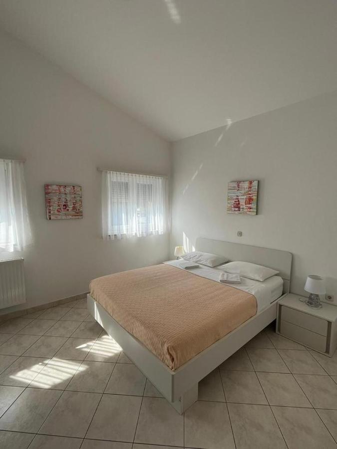 Apartments Filip Fazana Bagian luar foto